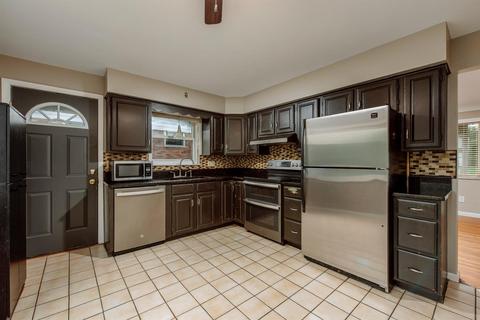 592 Libbejo Dr, Cincinnati, OH 45233 photo 4