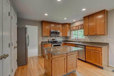 882 Tall Trees Dr, Cincinnati, OH 45245 photo 4