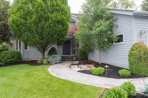 9240 Bluewing Ter, Blue Ash, OH 45236 photo 2