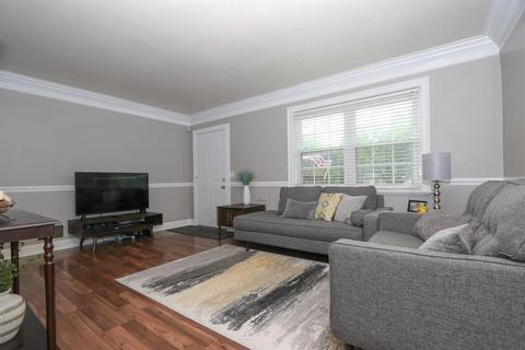 1103 Madeleine Cir, Cincinnati, OH 45231 photo 6