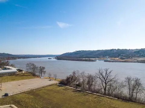 2471 Riverside Dr, Cincinnati, OH 45202 photo 9