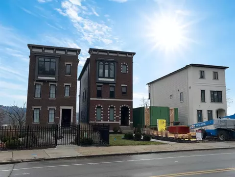 2471 Riverside Dr, Cincinnati, OH 45202 photo 1