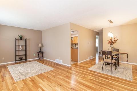 902 Holyoke Dr, Forest Park, OH 45240 photo 3