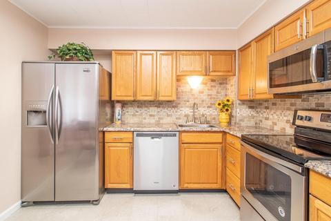 902 Holyoke Dr, Forest Park, OH 45240 photo 8