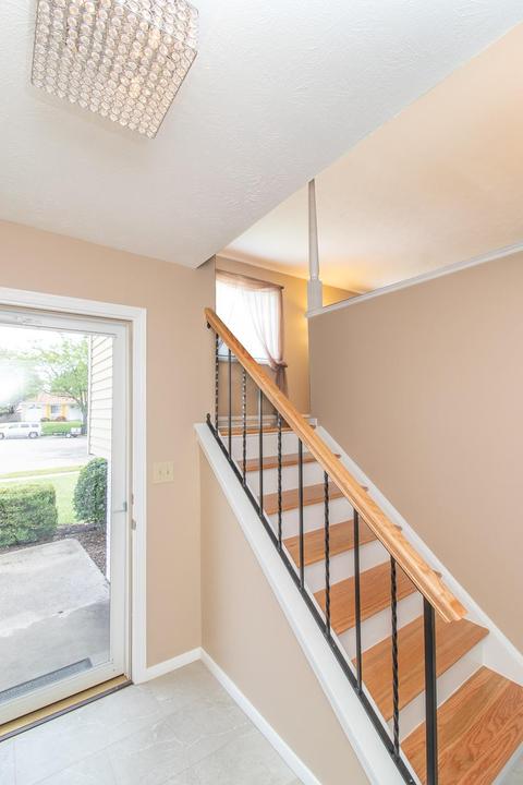 902 Holyoke Dr, Forest Park, OH 45240 photo 2