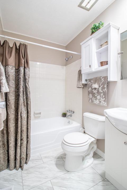 902 Holyoke Dr, Forest Park, OH 45240 photo 14