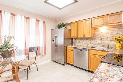 902 Holyoke Dr, Forest Park, OH 45240 photo 7