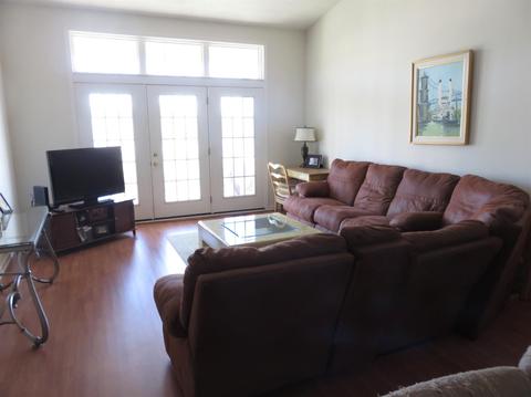 3368 Emerald Ridge Dr, Cincinnati, OH 45211 photo 4