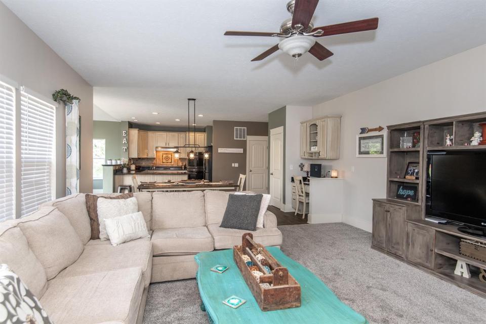  5974 Tyler Point Dr, Hamilton, OH 45011 photo 17