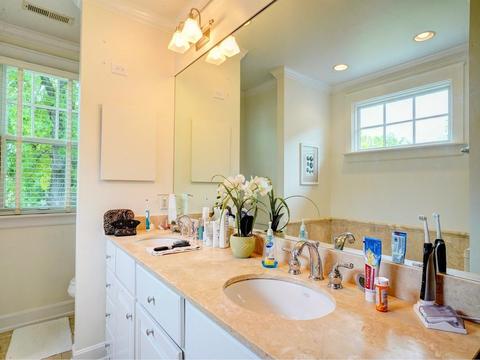 37 Arcadia Pl, Cincinnati, OH 45208 photo 9