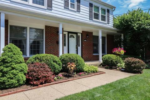 1878 Edgewater Dr, Cincinnati, OH 45240 photo 2