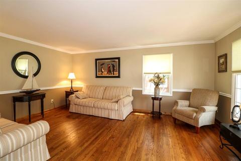 1878 Edgewater Dr, Cincinnati, OH 45240 photo 4