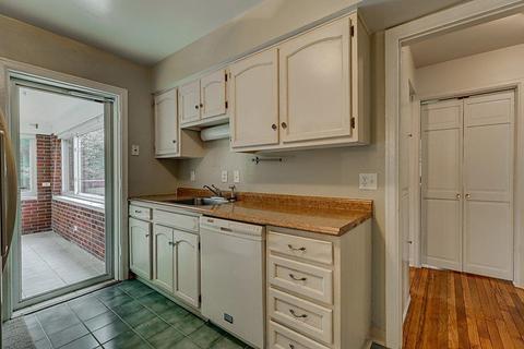 945 Winsray Ct, Cincinnati, OH 45224 photo 6
