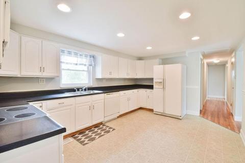 1776 Singleton Dr, Union Twp, OH 45240 photo 3
