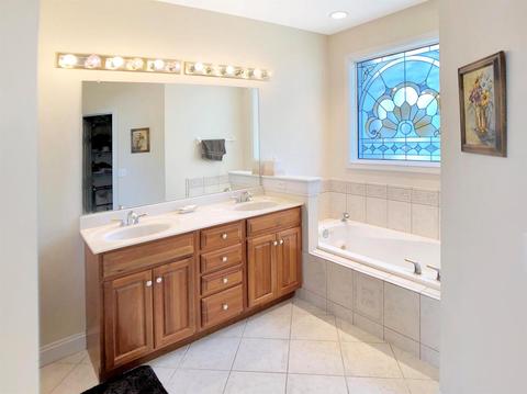 4564 Hampton Pointe Dr, Cincinnati, OH 45248 photo 14