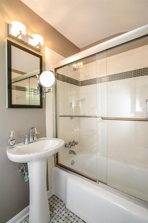 1611 Dell Ter, Cincinnati, OH 45230 photo 6