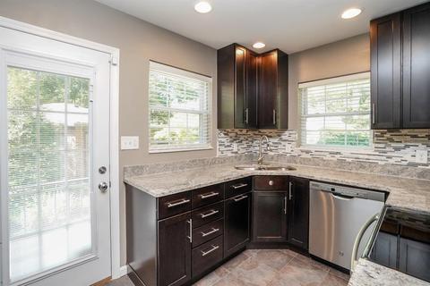 1611 Dell Ter, Cincinnati, OH 45230 photo 4