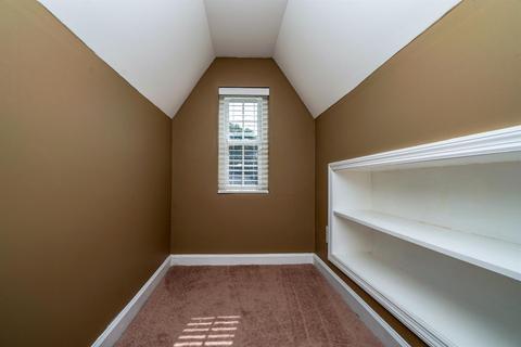 1611 Dell Ter, Cincinnati, OH 45230 photo 24