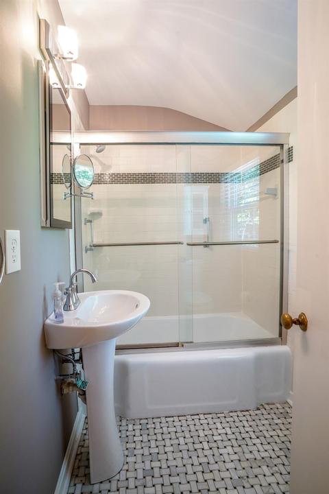 1611 Dell Ter, Cincinnati, OH 45230 photo 7