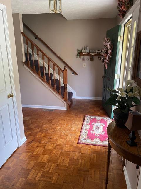 520 Hamblin Dr, Cincinnati, OH 45255 photo 2
