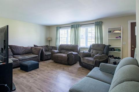 301 Ingram Rd, Greenhills, OH 45218 photo 3