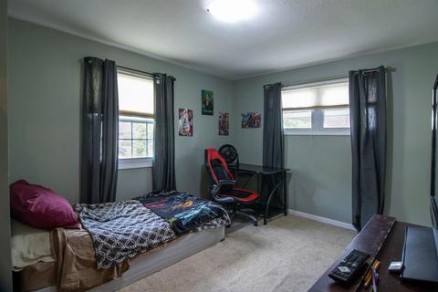 301 Ingram Rd, Greenhills, OH 45218 photo 15