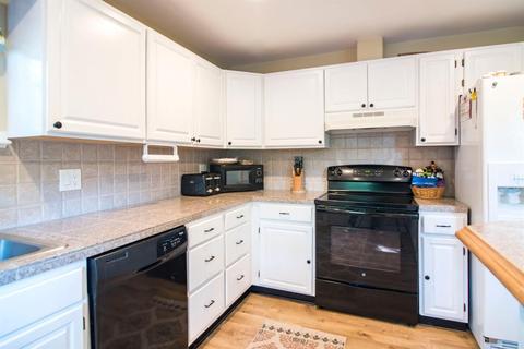 301 Ingram Rd, Greenhills, OH 45218 photo 8