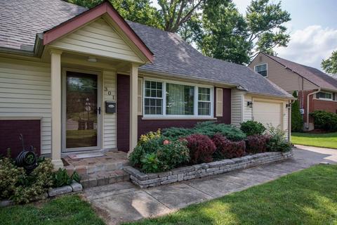 301 Ingram Rd, Greenhills, OH 45218 photo 2