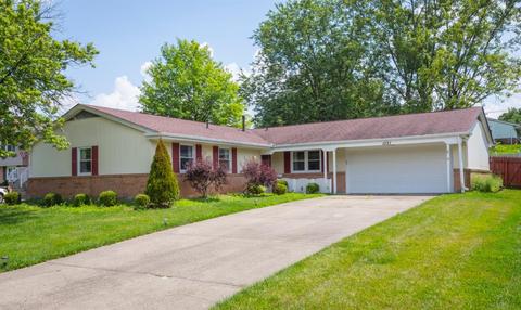 1021 Ironstone Dr, Forest Park, OH 45240 photo 1