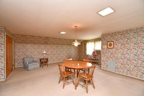 7957 Glenbrook Ct, Cincinnati, OH 45224 photo 20