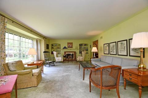7957 Glenbrook Ct, Cincinnati, OH 45224 photo 3