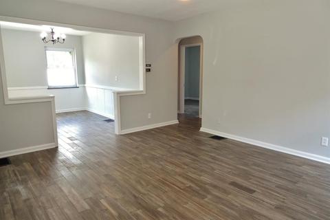8572 Wicklow Ave, Cincinnati, OH 45236 photo 2
