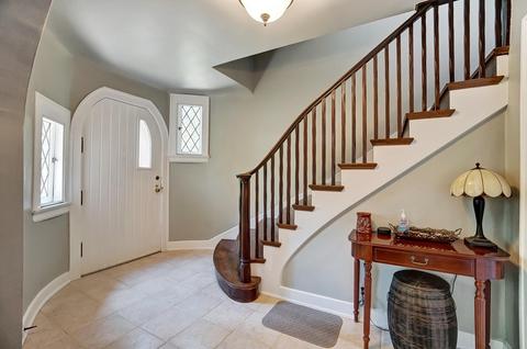 736 Avon Fields Ln, Cincinnati, OH 45229 photo 2
