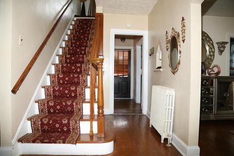 866 Galbraith Rd, Cincinnati, OH 45231 photo 2