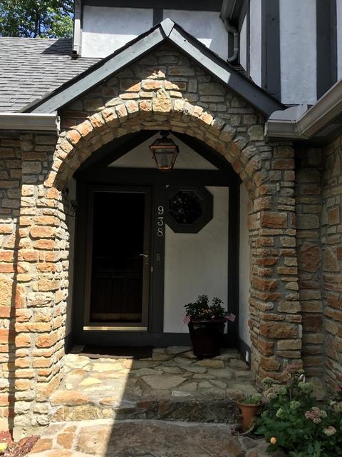 938 Locust Ln, Cincinnati, OH 45245 photo 2