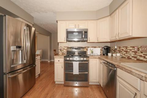444 Maplecroft Ct, Cincinnati, OH 45255 photo 22