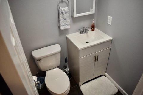 2379 Woodbluff Ct, Cincinnati, OH 45231 photo 4