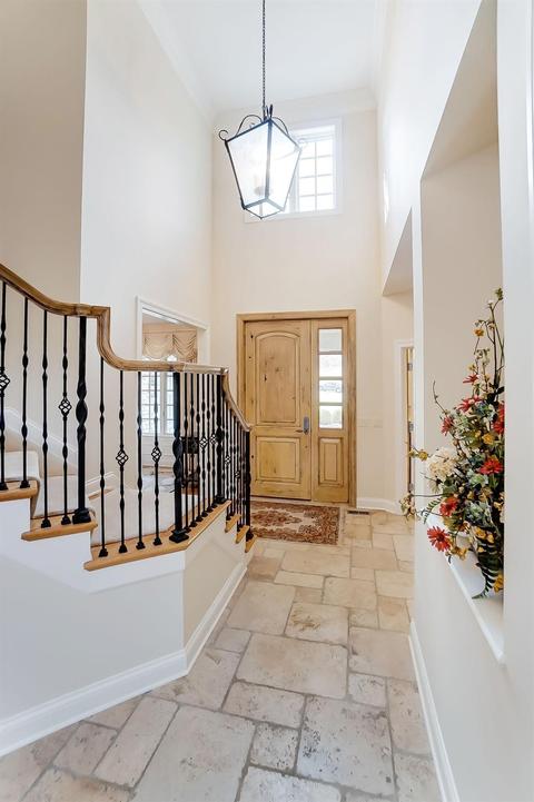 36 Hampton Ln, Cincinnati, OH 45208 photo 7