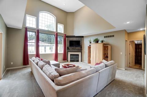 10083 Thoroughbred Ln, Cincinnati, OH 45231 photo 3