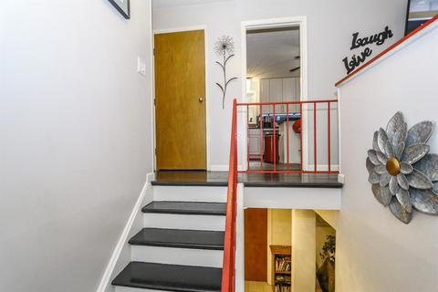 3987 Benjamin St, Cincinnati, OH 45245 photo 3