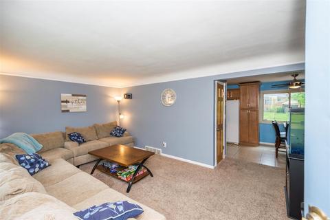6832 Edmar Ct, Cincinnati, OH 45239 photo 2