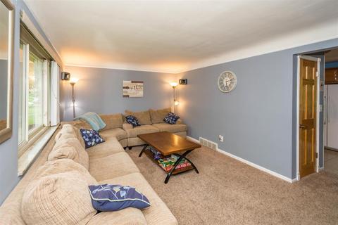 6832 Edmar Ct, Cincinnati, OH 45239 photo 3