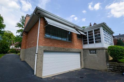 3821 Eileen Dr, Cincinnati, OH 45209 photo 5