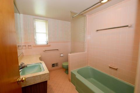 3821 Eileen Dr, Cincinnati, OH 45209 photo 13