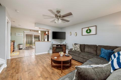 1504 Forester Dr, Cincinnati, OH 45240 photo 2