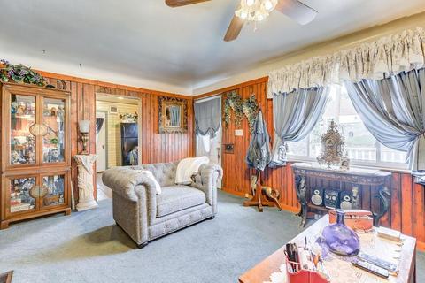 655 Roebling Rd, Cincinnati, OH 45238 photo 2