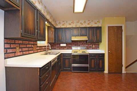 752 Pickwick Dr, Cincinnati, OH 45255 photo 8