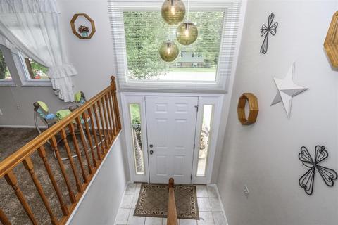 701 Miles Ln, Cincinnati, OH 45245 photo 4