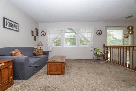 701 Miles Ln, Cincinnati, OH 45245 photo 7