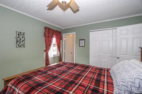701 Miles Ln, Cincinnati, OH 45245 photo 16